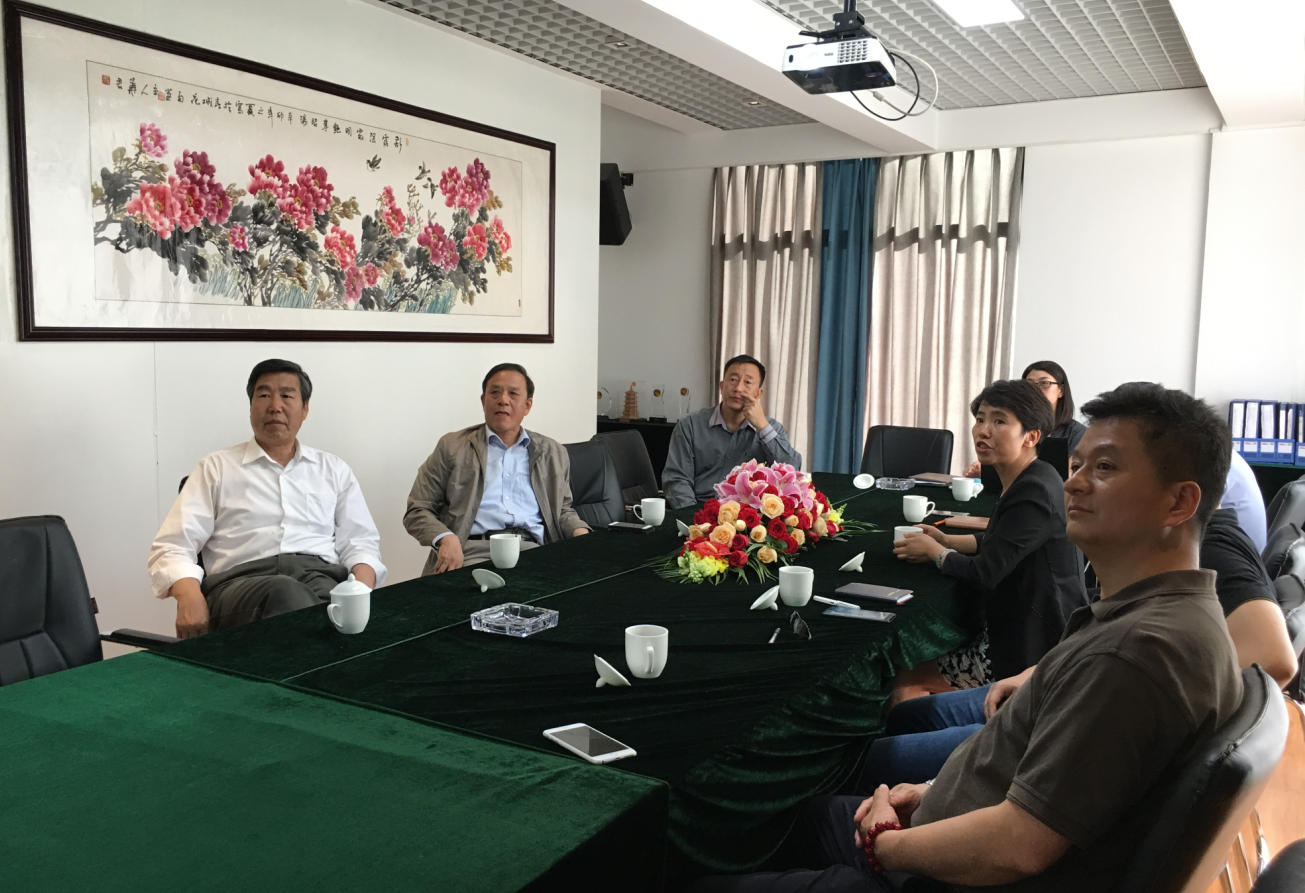 听取云南省建设监理协会工作汇报